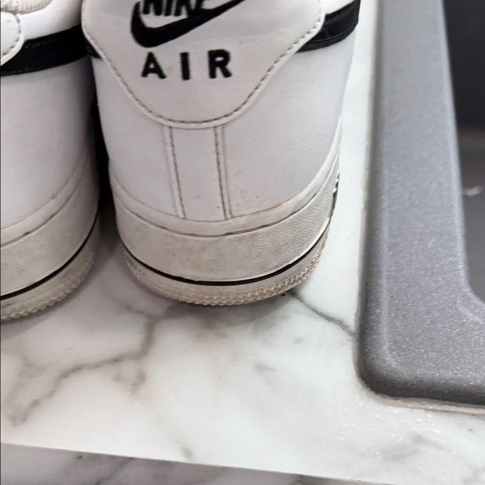 Nike Air Force 1 '07 sneakers in white and black men’s 10.5